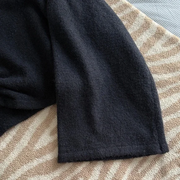 Navy Cropped Sweater - Picture 3 of 4
